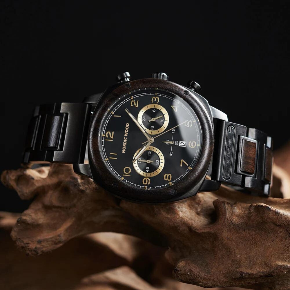 montre en bois noire