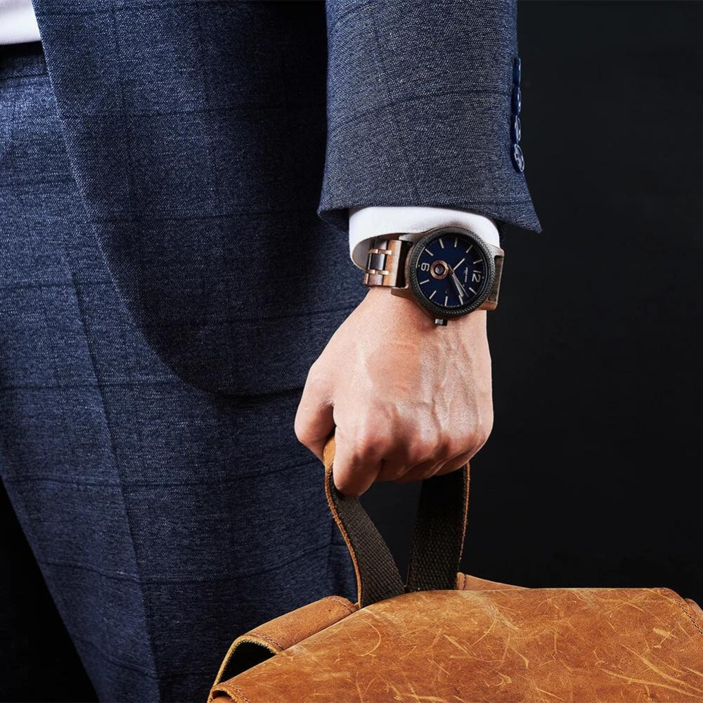 montre noire en bois homme