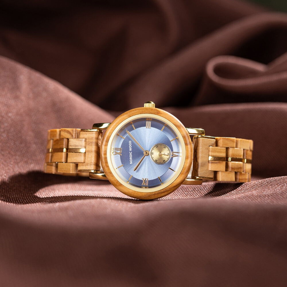 montre-bois-bleu-femme