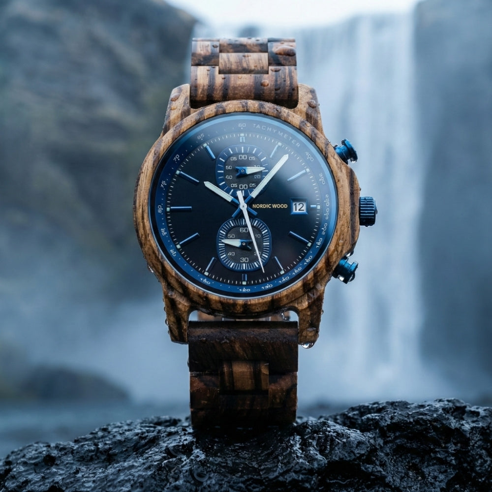 montre-en-bois-naturel-cadran-bleu