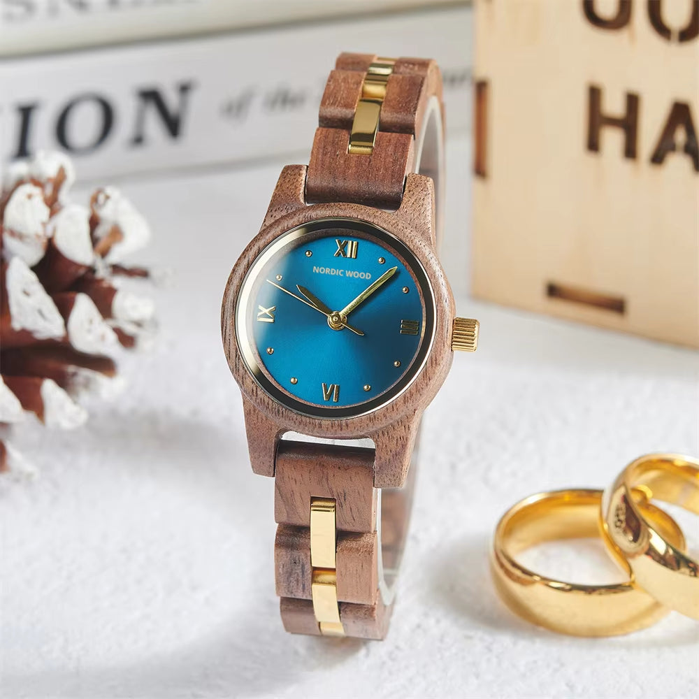montre en bois femme bleue