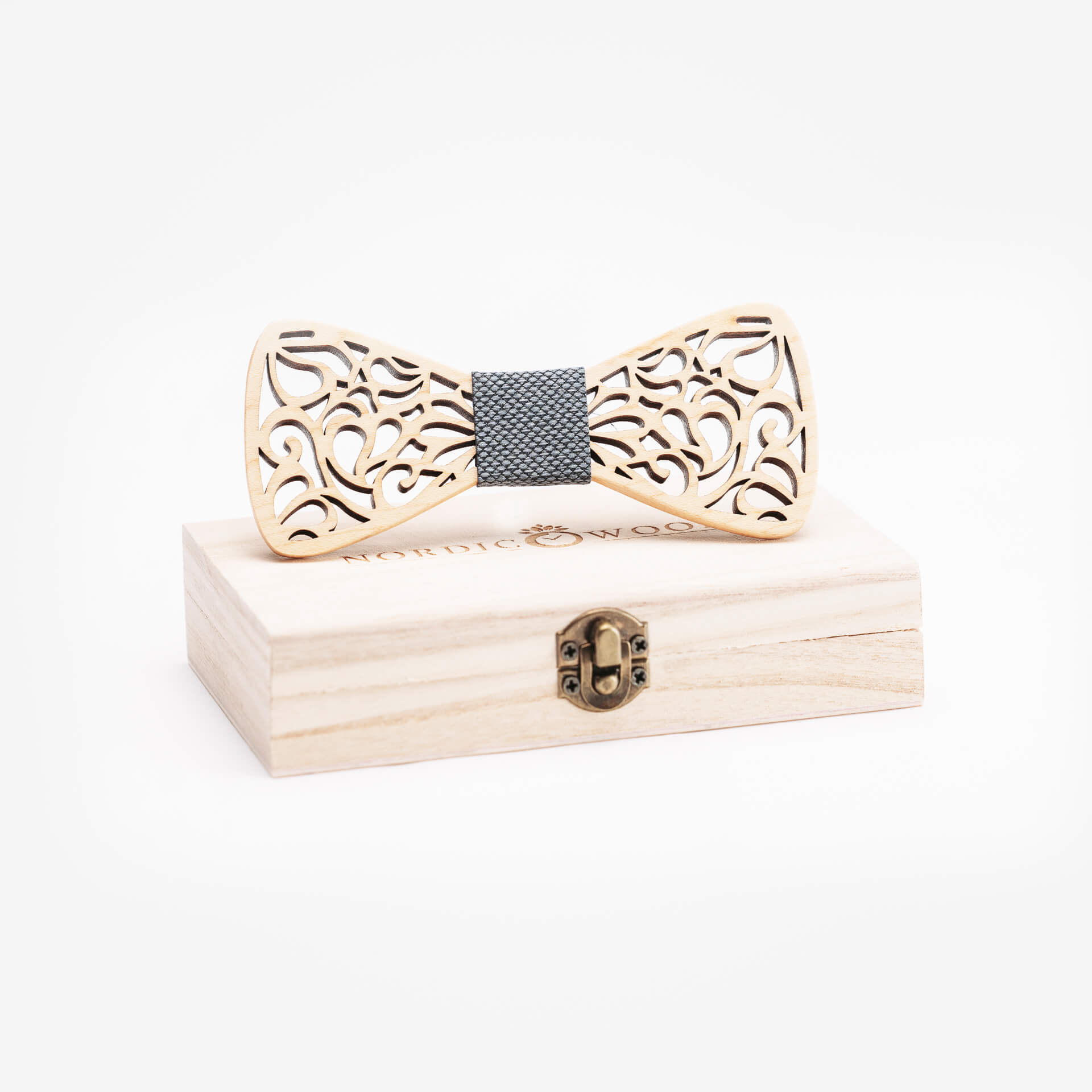 noeud papillon en bois clair