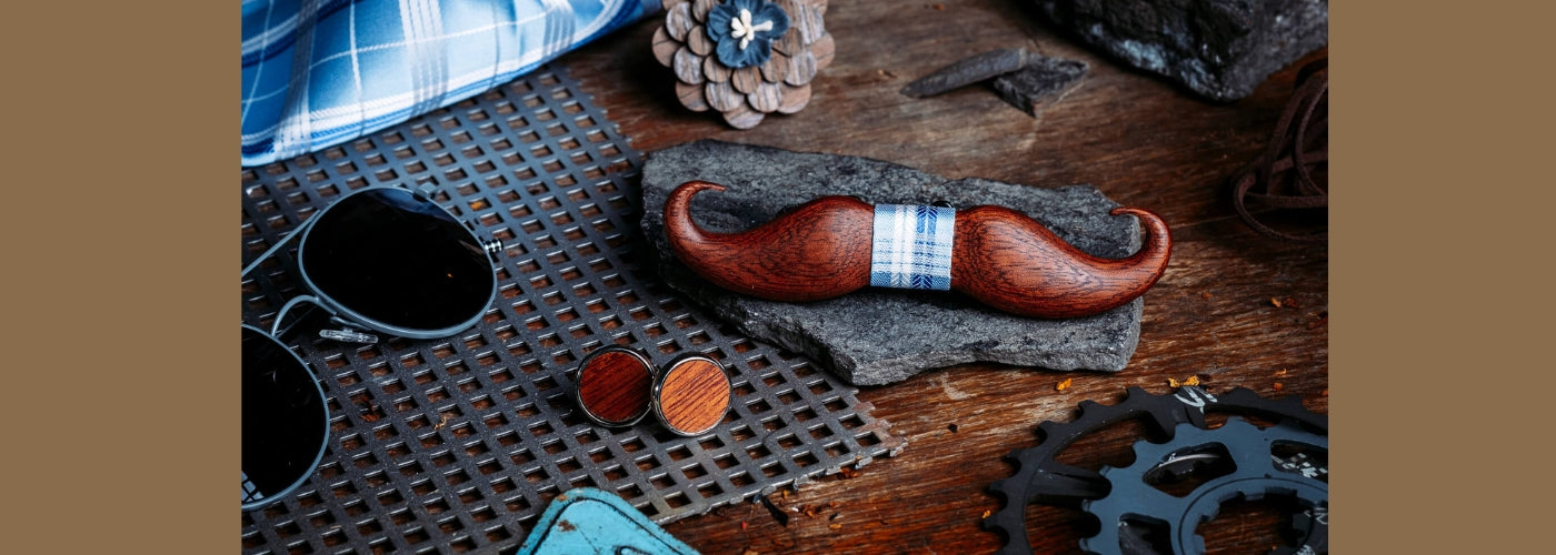 noeud en bois moustache