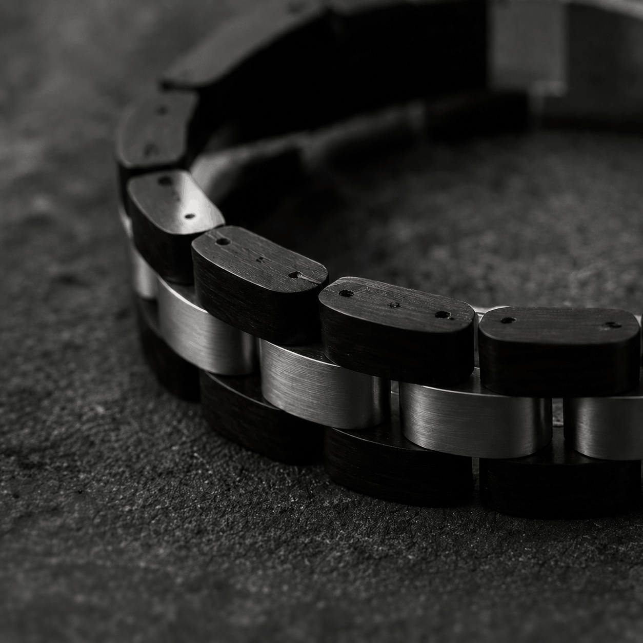bracelet noir bois homme détails