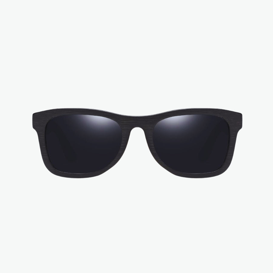 lunettes noires en bois