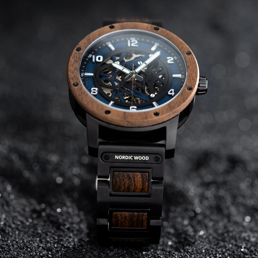 montre-bois-squelette-noir