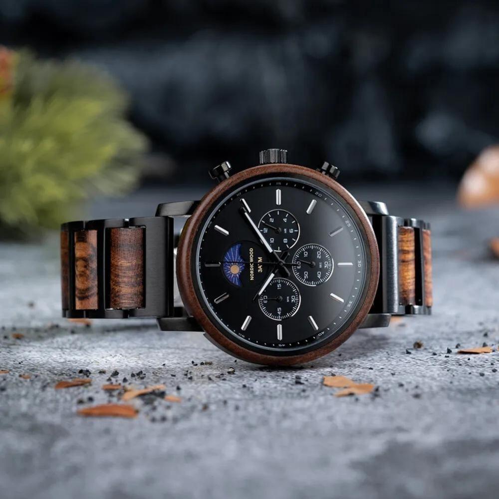 montre-en-bois-croissant-de-lune