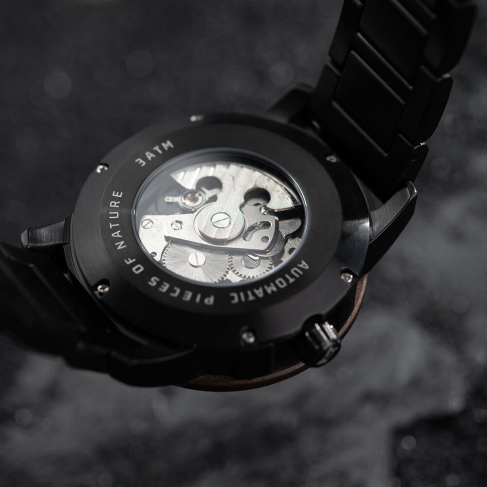 montre-squelette-en-bois