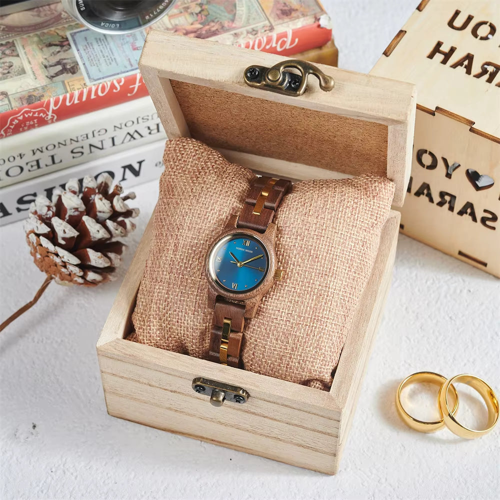 montre en bois femme discrète