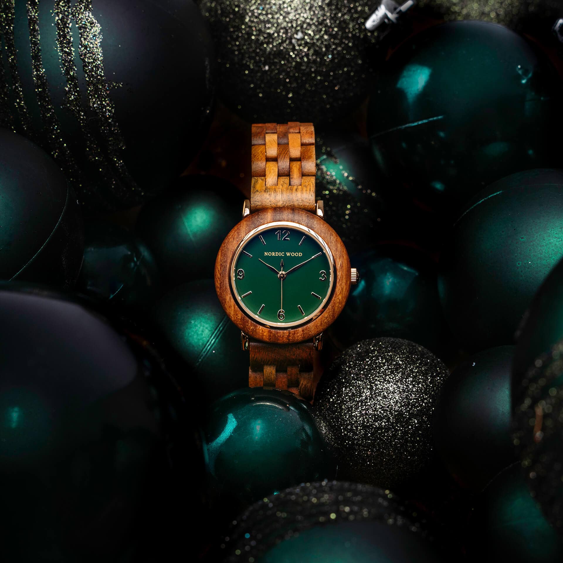 montre verte en bois femme